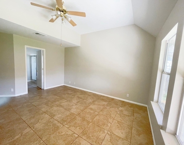 104 Cattail Cv - Photo Thumbnail 14