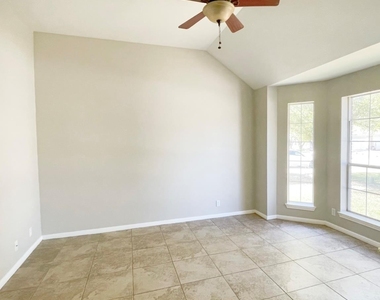 104 Cattail Cv - Photo Thumbnail 15