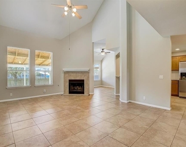 104 Cattail Cv - Photo Thumbnail 7