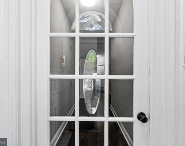 59 Rhode Island Avenue Nw - Photo Thumbnail 2