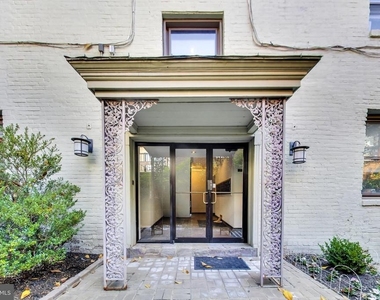 116 N Carolina Avenue Se - Photo Thumbnail 3