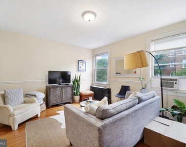 1426 12th Street Nw - Photo Thumbnail 3