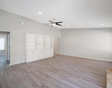 11428 Bristle Oak Trl - Photo Thumbnail 5