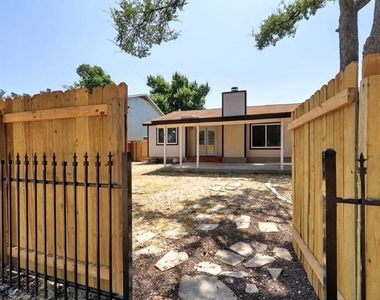 11428 Bristle Oak Trl - Photo Thumbnail 27