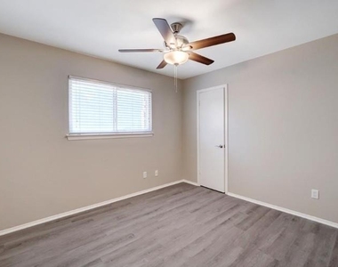 11428 Bristle Oak Trl - Photo Thumbnail 19