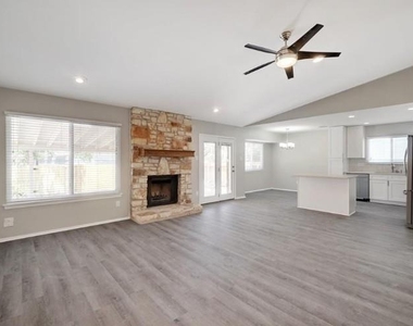 11428 Bristle Oak Trl - Photo Thumbnail 2