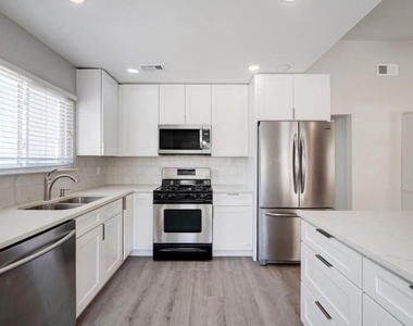 11428 Bristle Oak Trl - Photo Thumbnail 9