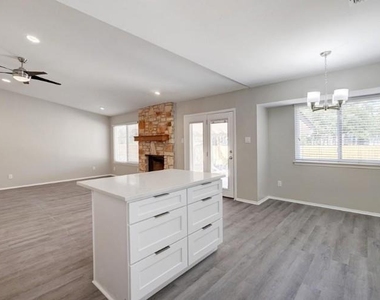 11428 Bristle Oak Trl - Photo Thumbnail 8