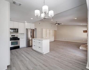 11428 Bristle Oak Trl - Photo Thumbnail 11