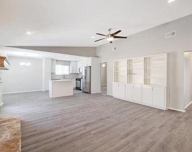 11428 Bristle Oak Trl - Photo Thumbnail 3