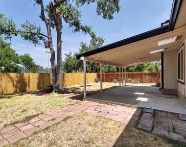 11428 Bristle Oak Trl - Photo Thumbnail 24