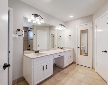 11428 Bristle Oak Trl - Photo Thumbnail 15