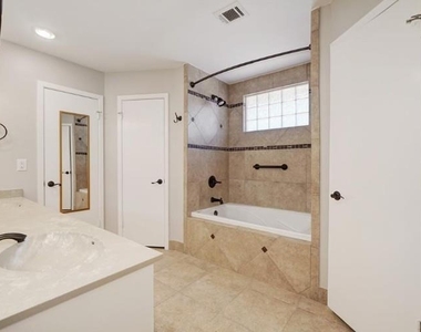 11428 Bristle Oak Trl - Photo Thumbnail 14