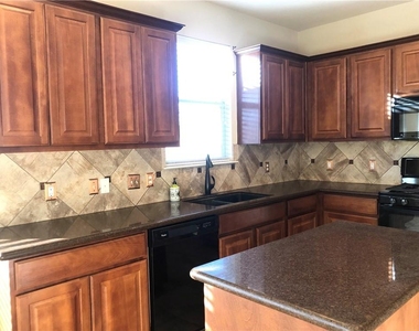 20625 Farm Pond Ln - Photo Thumbnail 8