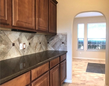 20625 Farm Pond Ln - Photo Thumbnail 5