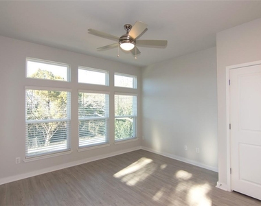 605 W South St - Photo Thumbnail 4