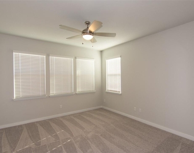 605 W South St - Photo Thumbnail 17