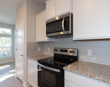 605 W South St - Photo Thumbnail 14