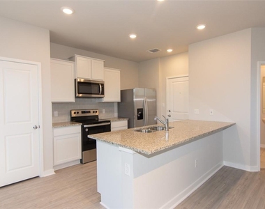 605 W South St - Photo Thumbnail 10