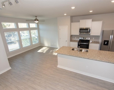 605 W South St - Photo Thumbnail 16