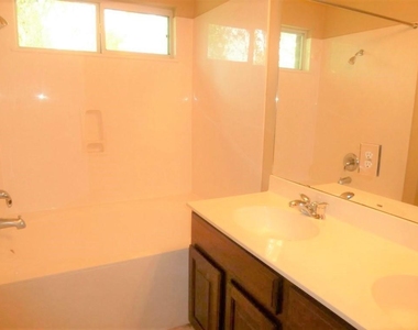 3314 Blue Ridge Dr - Photo Thumbnail 9