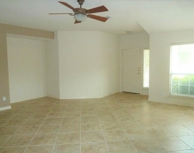 3314 Blue Ridge Dr - Photo Thumbnail 2
