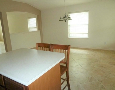 3314 Blue Ridge Dr - Photo Thumbnail 4