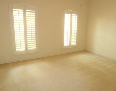 3314 Blue Ridge Dr - Photo Thumbnail 5
