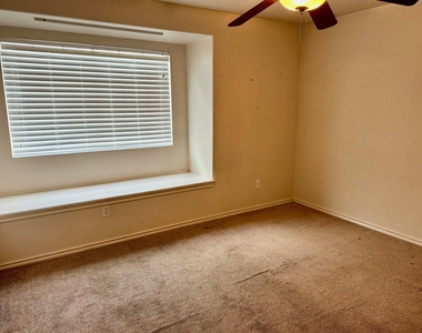 802 Sagewood Trl - Photo Thumbnail 12