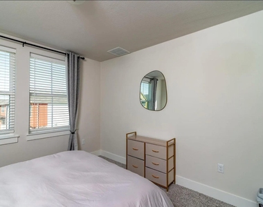 7501 Travertine Spring Dr - Photo Thumbnail 19