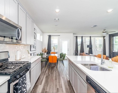 7501 Travertine Spring Dr - Photo Thumbnail 7