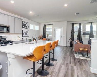 7501 Travertine Spring Dr - Photo Thumbnail 8