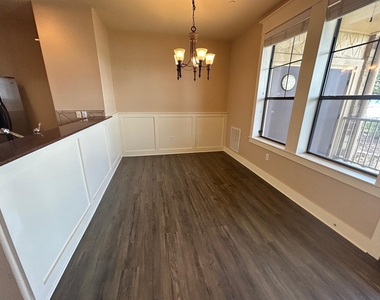 6608 Lantern View Dr - Photo Thumbnail 10