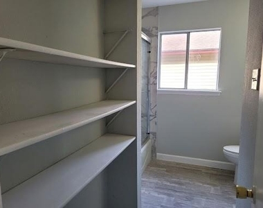 6317 Thurgood Ave - Photo Thumbnail 8