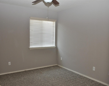 1328 Davis Mountain Loop - Photo Thumbnail 11