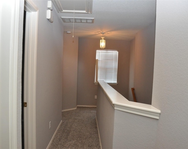 1328 Davis Mountain Loop - Photo Thumbnail 15