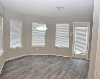 1328 Davis Mountain Loop - Photo Thumbnail 7