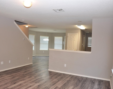1328 Davis Mountain Loop - Photo Thumbnail 6