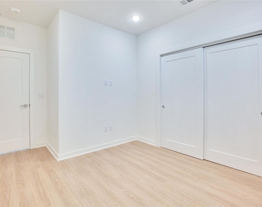 4802 S Congress Ave - Photo Thumbnail 13