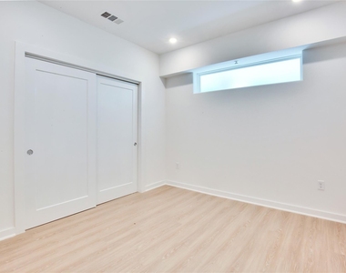 4802 S Congress Ave - Photo Thumbnail 12