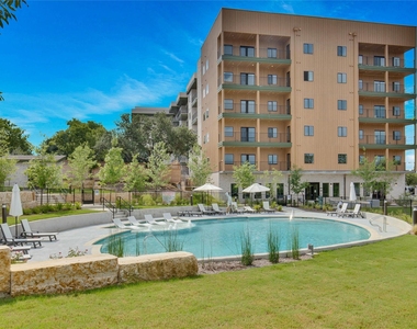 4802 S Congress Ave - Photo Thumbnail 3