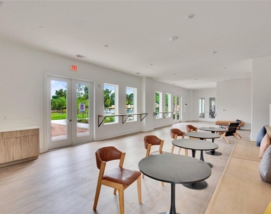 4802 S Congress Ave - Photo Thumbnail 18