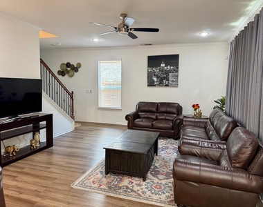505 Weizenbock Ln - Photo Thumbnail 24