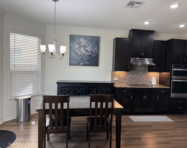 505 Weizenbock Ln - Photo Thumbnail 14