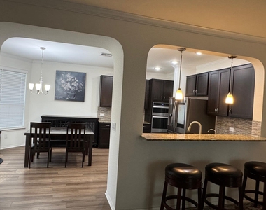505 Weizenbock Ln - Photo Thumbnail 21