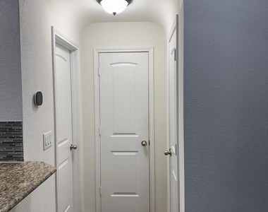 505 Weizenbock Ln - Photo Thumbnail 8