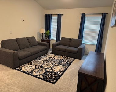 505 Weizenbock Ln - Photo Thumbnail 30