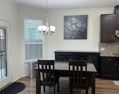 505 Weizenbock Ln - Photo Thumbnail 12