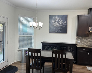 505 Weizenbock Ln - Photo Thumbnail 13