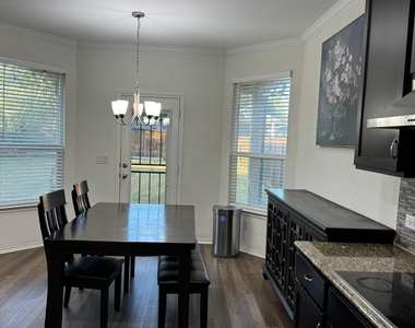 505 Weizenbock Ln - Photo Thumbnail 9